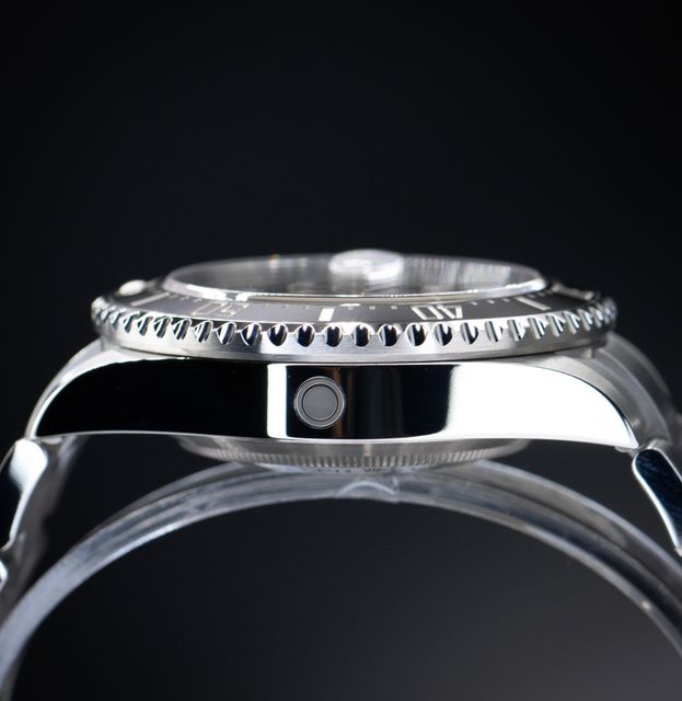 Rolex Sea-Dweller 126600 Image 2